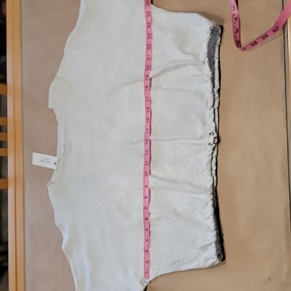 Calvin Klein Size XL Light Gray Long Sleeve Cropped Pullover with Drawcord Waist - Picture 9 of 14